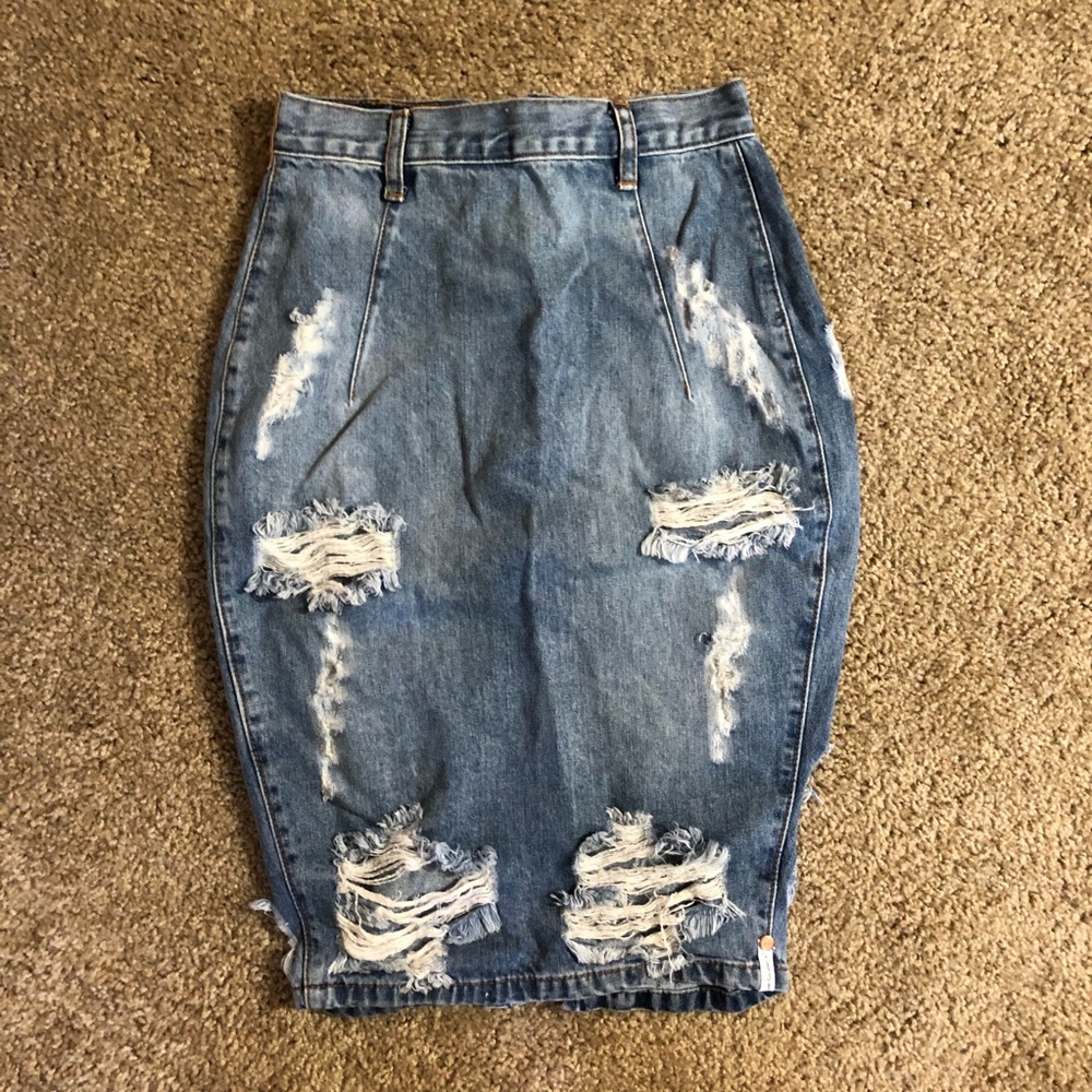 OneTeaspoon 
Ripped denim skirt 
Size: 24